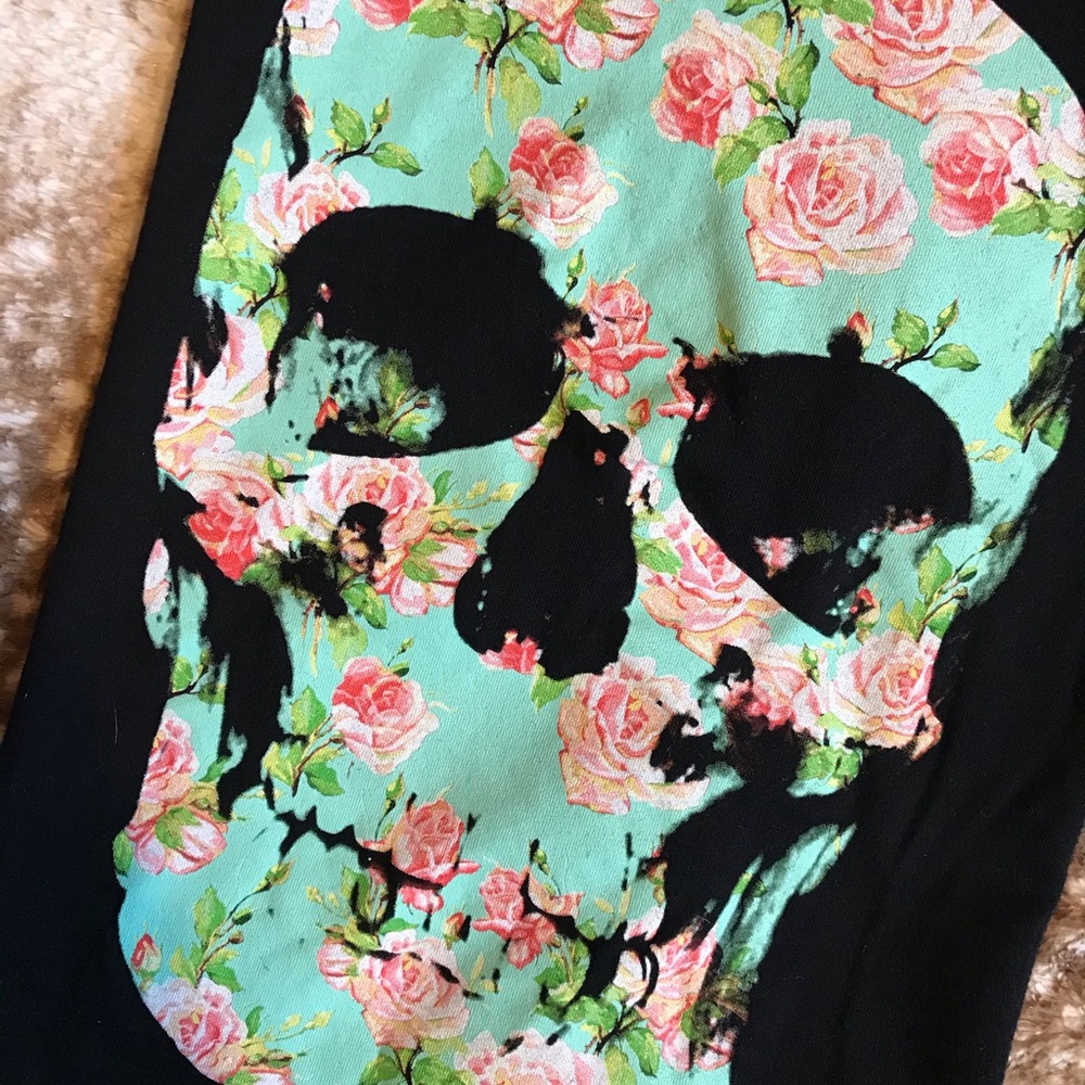 🚨Sale🚨Women’s Empyre Rose Printed Skull